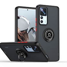 Silikon Hülle Handyhülle und Kunststoff Schutzhülle Hartschalen Tasche mit Magnetisch Fingerring Ständer QW2 für Xiaomi Mi 12T Pro 5G Rot und Schwarz