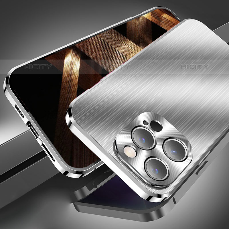 Handyhülle Hülle Luxus Aluminium Metall Tasche M06 für Apple iPhone 15 Pro Silber Plus